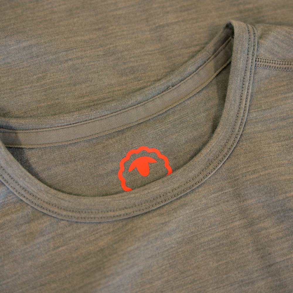 Isobaa Womens Merino 180 Long Sleeve Crew (Truffle/Melange)