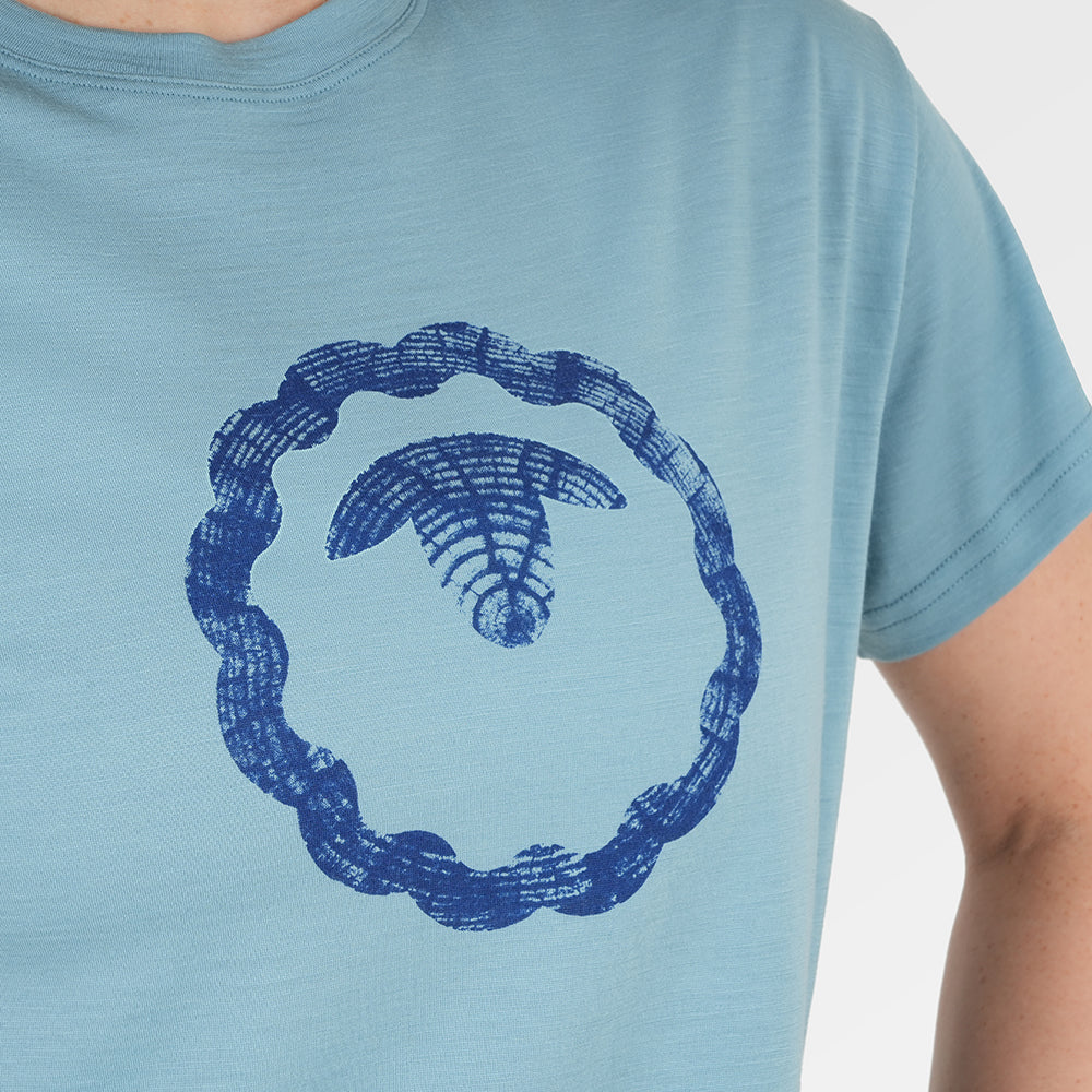 Womens Merino 150 Emblem Relaxed Tee (Lagoon/Navy)