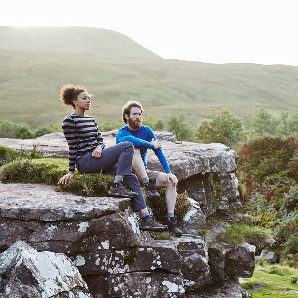 Isobaa | Mens Merino 180 Long Sleeve Crew (Blue) | Get outdoors with the ultimate Merino wool long-sleeve top. | Model: Craig