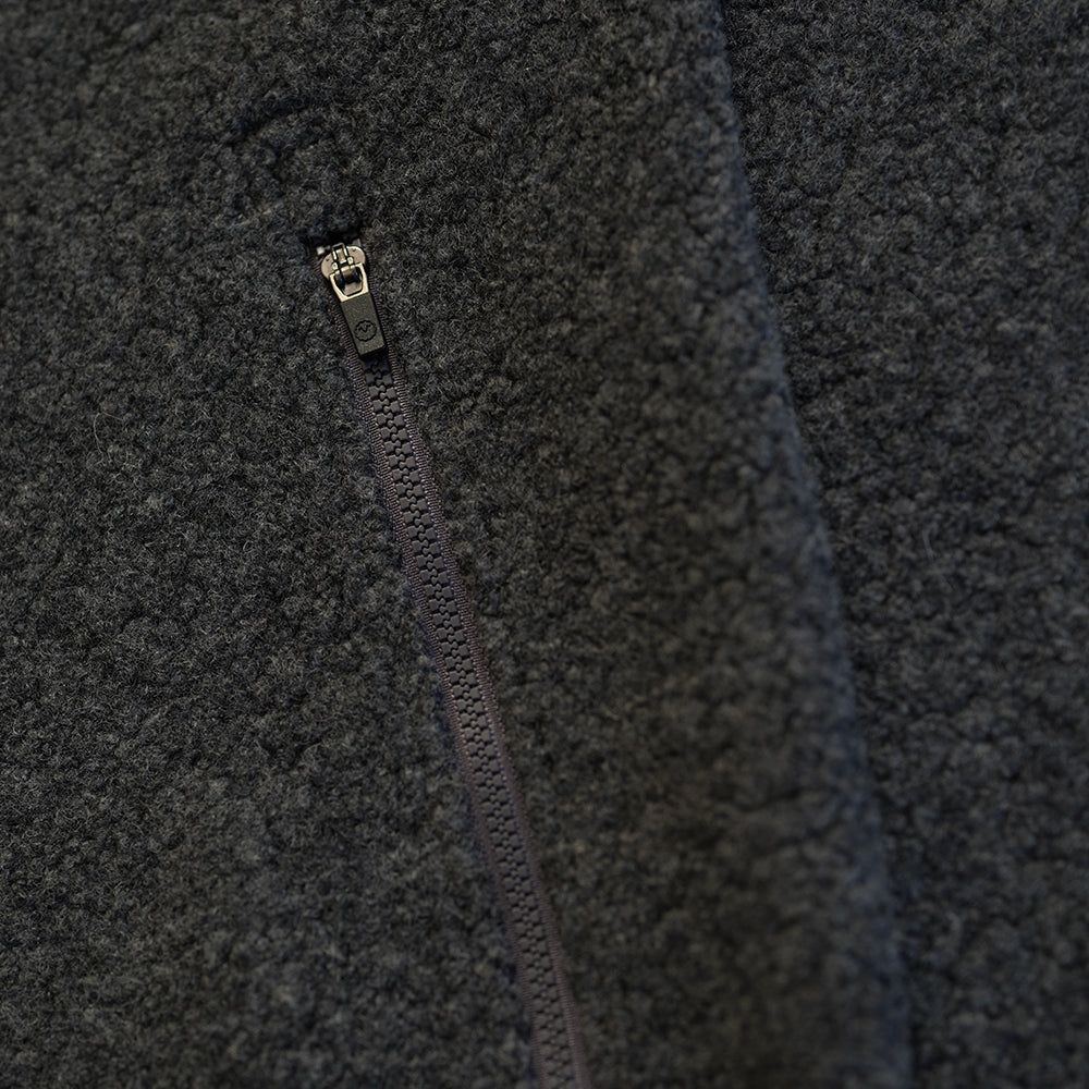 Isobaa | Mens 420 Merino Blend Borg Fleece (Smoke) | Made from superfine 260gm loop back Merino, this mid-weight sweatshirt is ideal for throwing on after a run or just relaxing in at the weekend, a true wardrobe staple