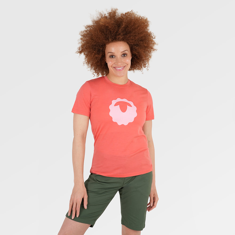 Womens Merino 150 Emblem Tee (Coral/Pink) | Model: Chi Chi