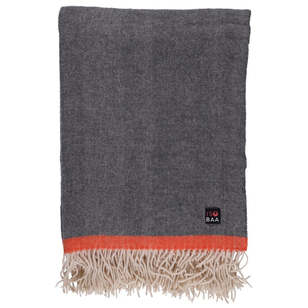 Isobaa | Merino Herringbone Throw (Charcoal/Orange Stripe) | Hüll dich in puren Komfort mit Isobaa’s superweicher Merino-Decke.